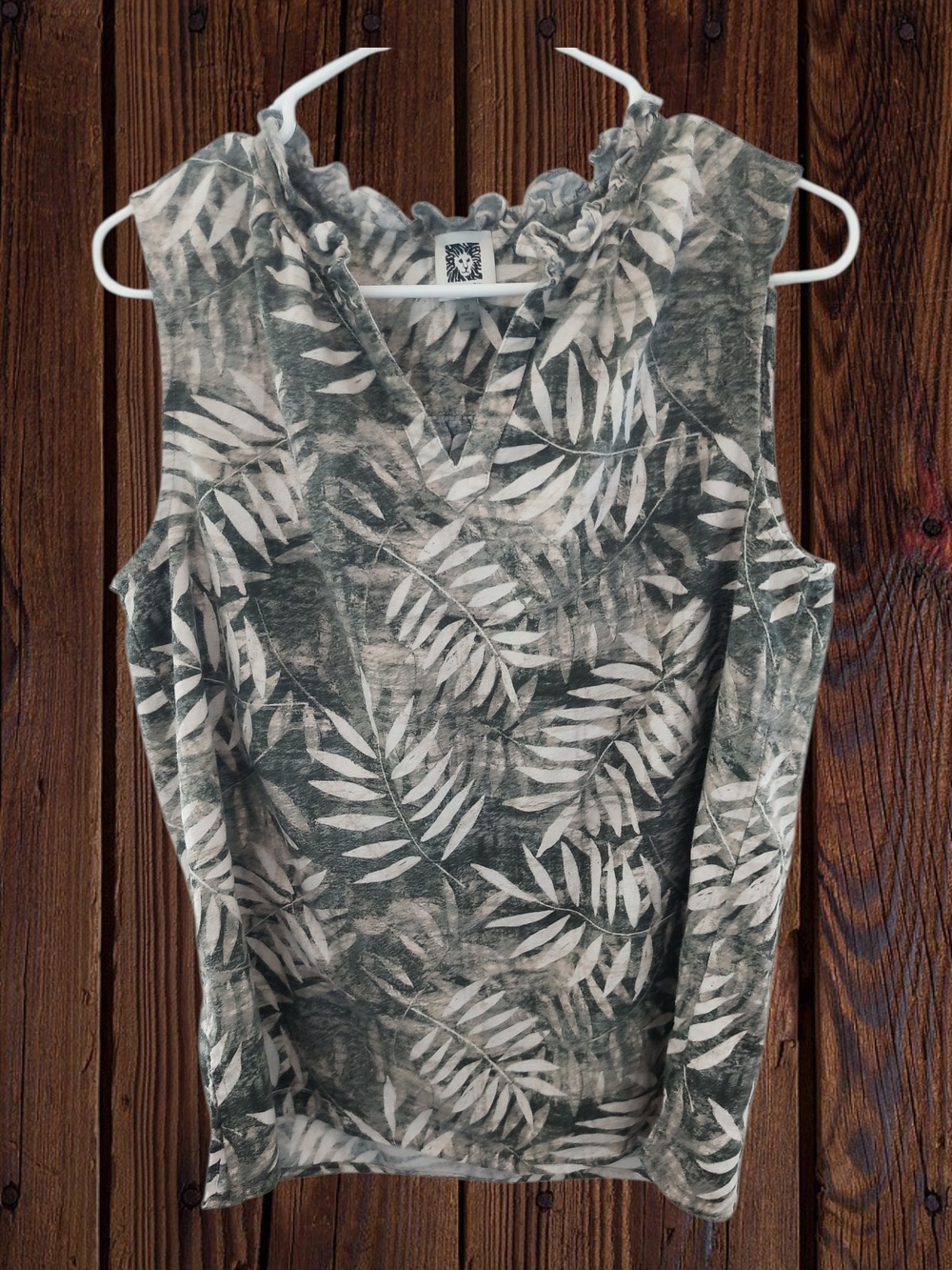 Anne Klein Olive Green Leaf Print Sleeveless V-Neck Tank